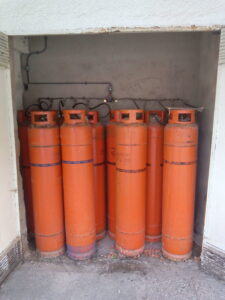 Cuarto Botellas De Gas